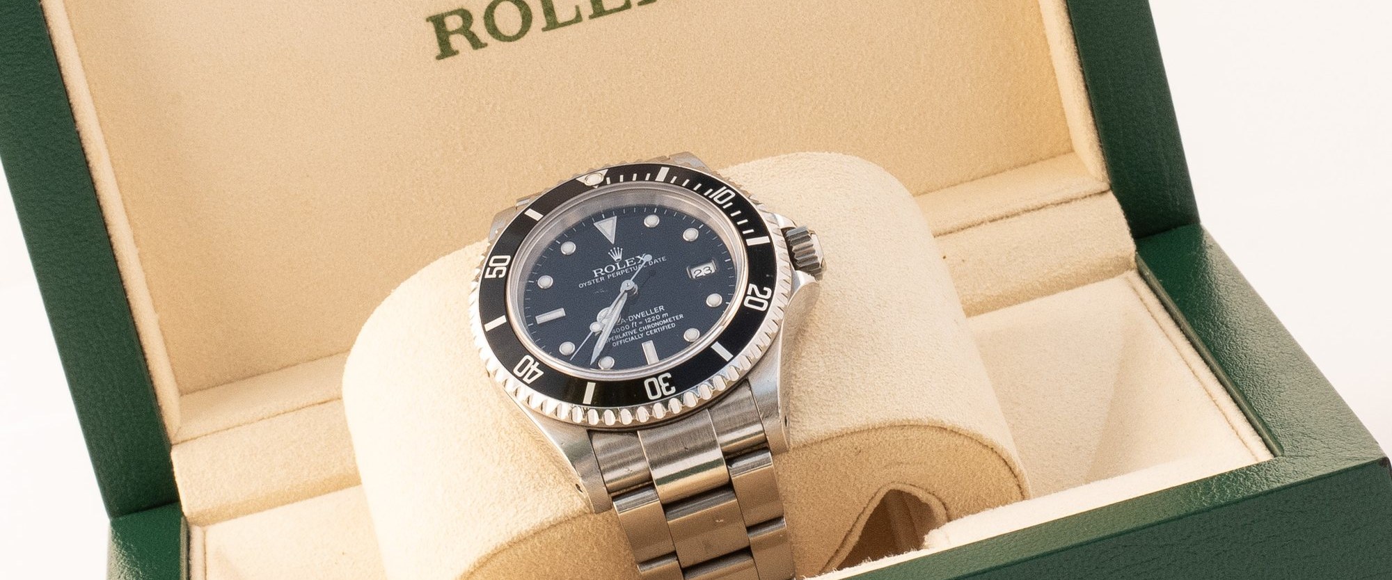 Rolex Sea-Dweller 16600 in geopende horlogedoos, close-up